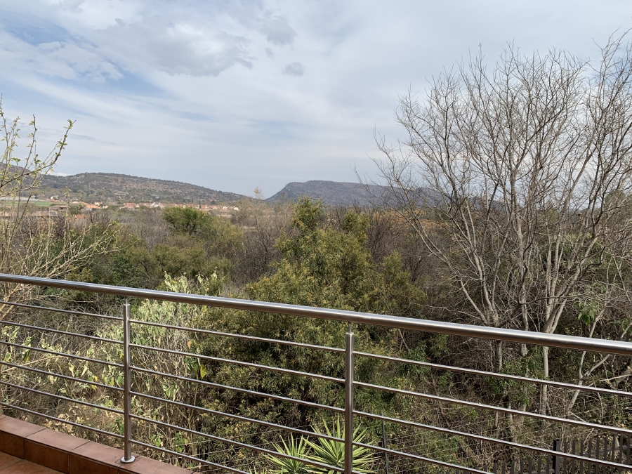 5 Bedroom Property for Sale in Birdwood Estate North West